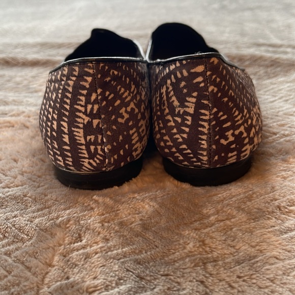 Patterned Point Toe Flat, Loafer Style - Black & White - Size 8 1/2 - Picture 4 of 8